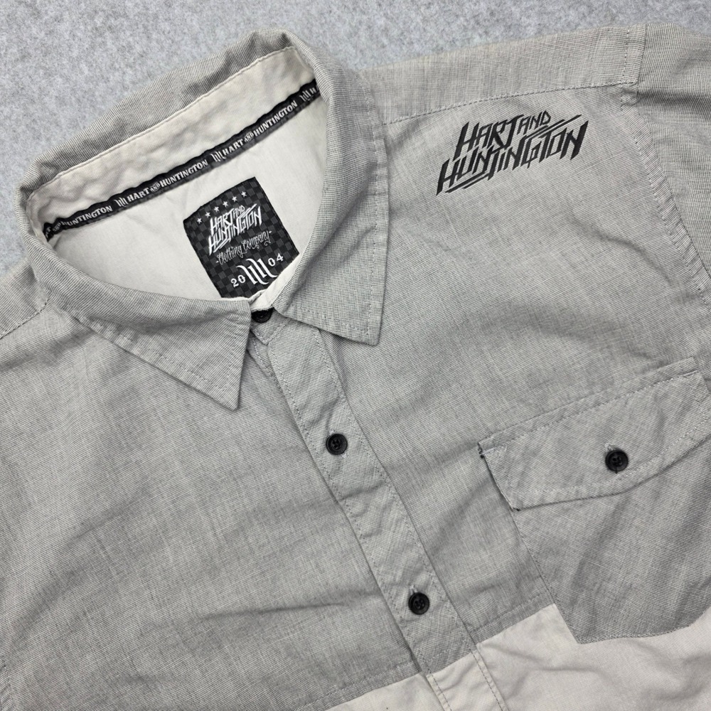 Hart and Huntington Men's XL Short Sleeve Button Up Shirt‎ Two Tone Gray White